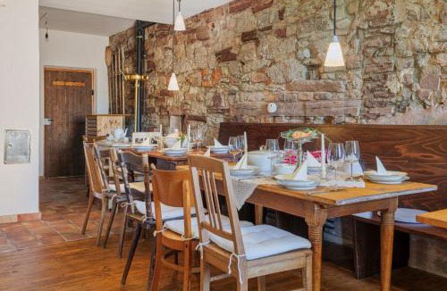 Dornstetten House | Historisches Spital: Grandios | Sauna | Wellness | 24 Personen | Events