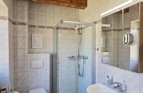 Meschendorf Apartment | Hof am Meer "Seefalke"