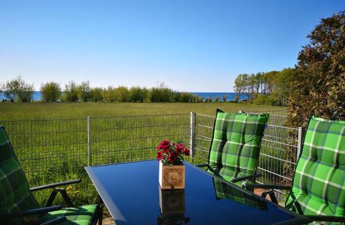Meschendorf Apartment | Hof am Meer "Seefalke"