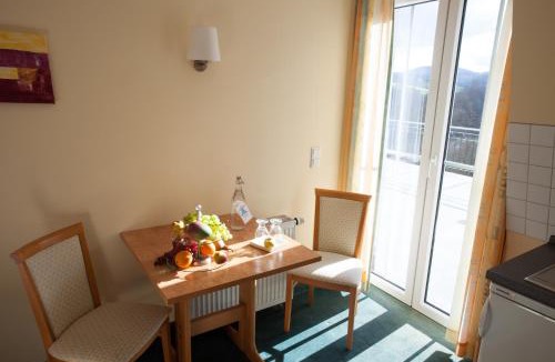 Langenborn Hotel | Hofgut Langenborn Wohnen auf Zeit möblierte Apartments Aschaffenburg Alzenau Frankfurt