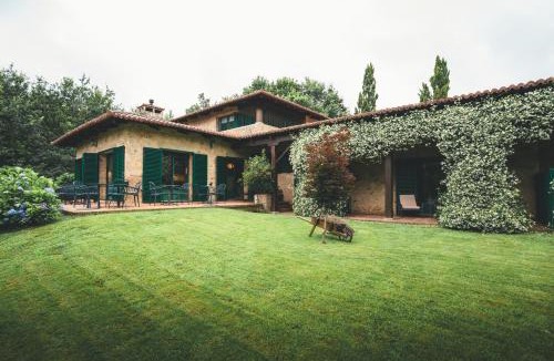 O Pino Villa | HolaCamp Camino Apartamentos Turísticos