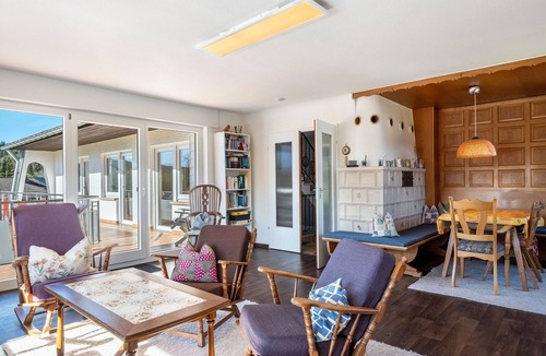 Schoenwald House | Holiday Home 'Gutach' with Mountain View, Shared Garden and Wi-Fi
