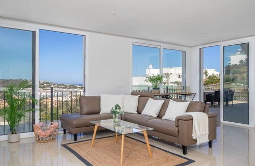 La Cala de Mijas Apartment | Holiday Apartment "Penthouse Banderas" near Beach with Private Pool & Wi-Fi