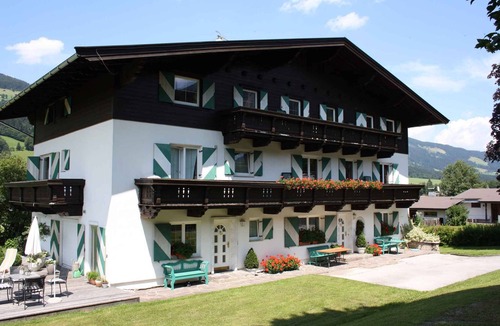 Brixen im Thale Apartment | Holiday apartment With balcony and parking