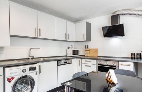 Kraiburg Apartment | Holiday Apartment 'Katharina' with Private Terrace, Shared Garden and Wi-Fi