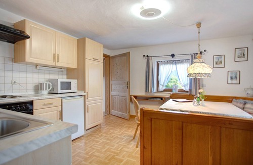 Fischbachau Apartment | Holiday Apartment 'Almröserl' with Mountain View, Balcony and Wi-Fi