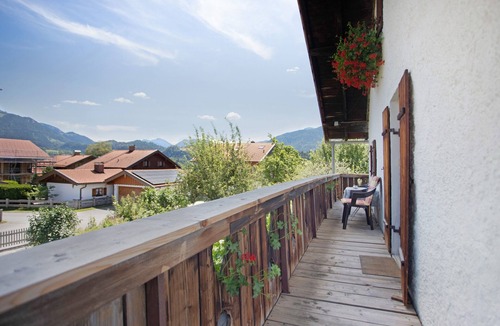 Fischbachau Apartment | Holiday Apartment 'Almröserl' with Mountain View, Balcony and Wi-Fi