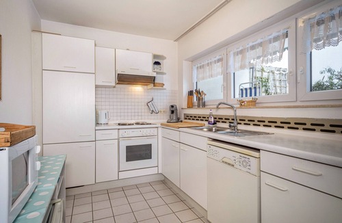 Wangen im Allgaeu Apartment | Holiday Apartment "Adlerhorst" with Mountain View, Private Terrace & Wi-Fi