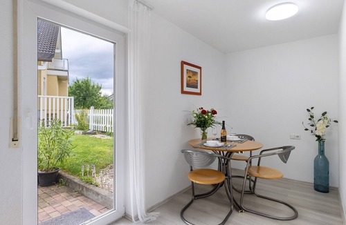 Gemarkung Oschingen Apartment | Holiday Apartment 'Albgängerle' with Mountain View, Private Terrace and Wi-Fi