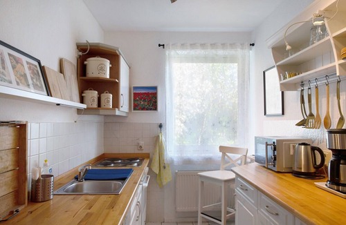 Nienhagen Apartment | Holiday Apartment 'Alte Schule' with Private Terrace and Wi-Fi