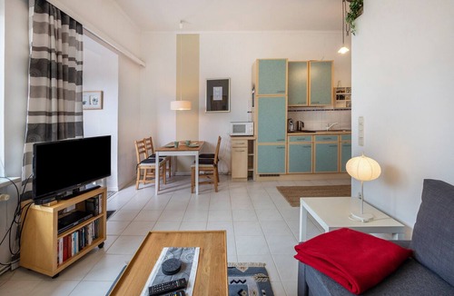 Sereetz Apartment | Holiday Apartment 'An der Ostsee' with Private Terrace