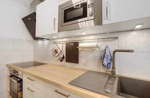 Arnsberg Apartment | Holiday Apartment 'Auszeit' with Private Terrace, Shared Garden and Wi-Fi