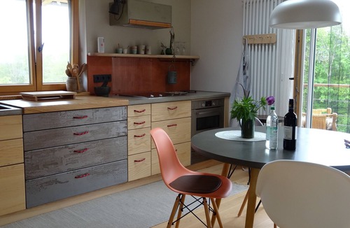 Pittenhart Apartment | Holiday Apartment "Bei der Töpferei" with Balcony, Terrace, Garden & Wi-Fi