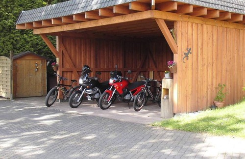 Rahrbach Apartment | Holiday Apartment "Dömer" with Mountain View, Private Terrace & Wi-Fi
