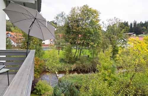 Marktoberdorf Apartment | Holiday Apartment 'Am Mühlbach' with Shared Garden, Balcony and Wi-Fi