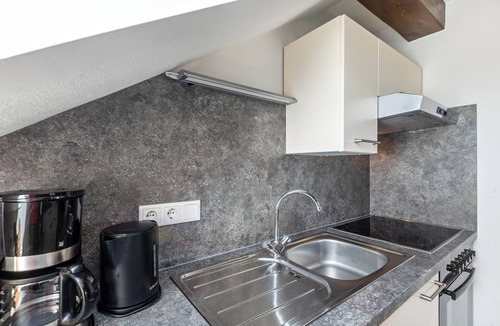 Oberhenneborn Apartment | Holiday Apartment Schwalbennest (55sqm, 2 Bedrooms) with Balcony and Wi-Fi