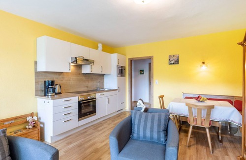 Oberhenneborn Apartment | Holiday Apartment Eulennest (46 sqm, 1 Bedroom for 4 Guests) with Balcony and Wi-Fi