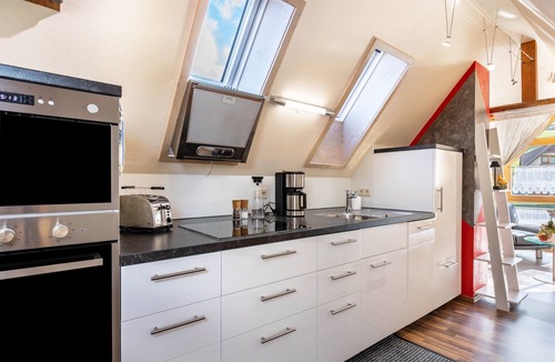 Unterkirnach Apartment | Holiday Apartment "Dachspitz - Junges Wohnen" with Shared Garden & Wi-Fi