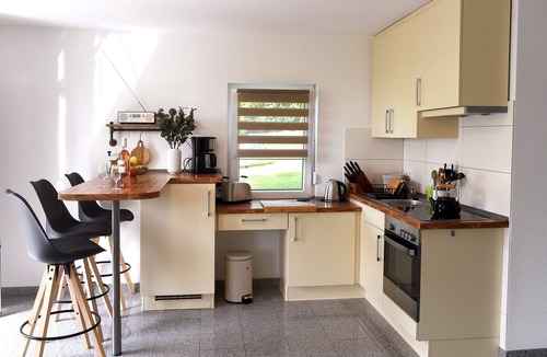 Frickingen Apartment | Holiday Apartment "Familie Strehl" with Private Garden and Wi-Fi