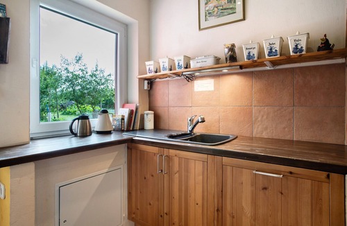 Mellenthin Apartment | Holiday Apartment 'Ferienhaus Usedom Achterland' with Lake View, Private Terrace and Wi-Fi
