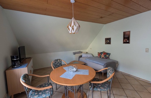 Weigendorf Apartment | Holiday Apartment 'Gerda' with Mountain View, Balcony and Wi-Fi