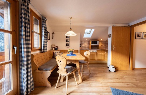 Obergrainau Apartment | Holiday apartment "Gipfelstürmer" in Grainau with unforgettable view of Germany'