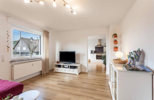 Oberhundem Apartment | Holiday Apartment 'Grübel' with Terrace & Wi-Fi