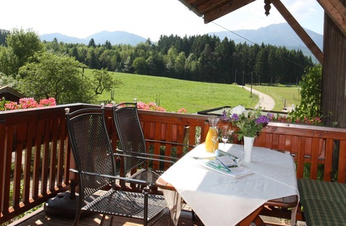 Grabenstatt Apartment | *Holiday apartment Hochgern for 1 - 4 persons, large, covered balcony, mountain view