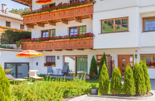Valle San Silvestro Apartment | Holiday Apartment "Haus zur Vogelweide App 1" with Mountain View, Terrace & Wi-Fi