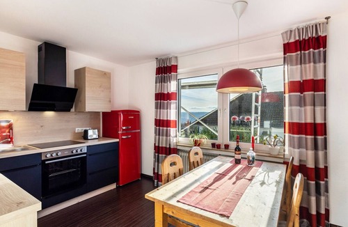 Korbecke Apartment | Holiday Apartment in the Haargärten with Balcony and Wi-Fi