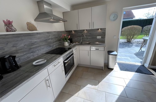 Kaegsdorf Apartment | Holiday Apartment 'Meerblick' with Private Terrace, Garden & Wi-Fi