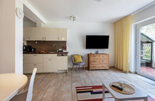 Noer Apartment | Holiday Apartment "Meerfamilie" Close to the Sea with Terrace & Wi-Fi