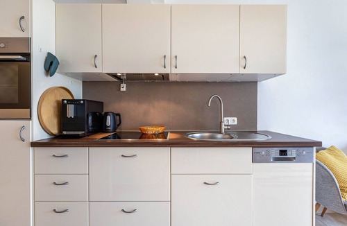 Noer Apartment | Holiday Apartment "Meerfamilie" Close to the Sea with Terrace & Wi-Fi