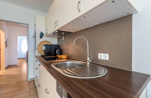 Noer Apartment | Holiday Apartment "Meerfamilie" Close to the Sea with Terrace & Wi-Fi