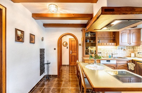 Dachau District Apartment | Holiday Apartment 'Munich Hideaway' with Private Garden and Balcony