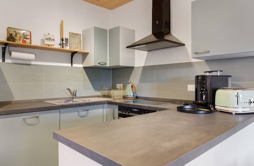 Ohningen Apartment | Holiday Apartment Obsthof am See with Shared Garden, Balcony and Wi-Fi