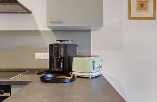 Ohningen Apartment | Holiday Apartment Obsthof am See with Shared Garden, Balcony and Wi-Fi