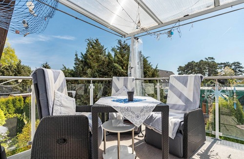 Kroeslin Apartment | Holiday Apartment 'Ostseeblick' with Sea View, Shared Terrace and Wi-Fi