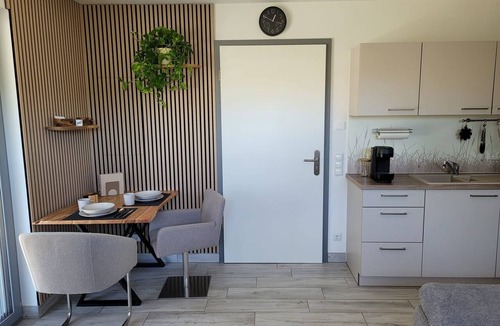 Muhr am See Apartment | Holiday Apartment "P Und P Deluxe" with Private Terrace & Wi-Fi