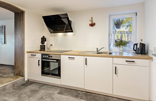 Bechtersbohl Apartment | Holiday Apartment "Panoramablick" with Private Terrace, Shared Garden & Wi-Fi