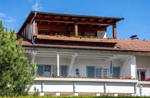 Fuessen Apartment | Holiday Apartment "Paulas Koenigscard" with Mountain View, Balcony and Wi-Fi
