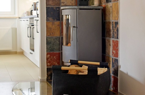 Weissensberg Apartment | Holiday Apartment 'Quartier Wellant' with Private Terrace, Private Garden and Wi-Fi