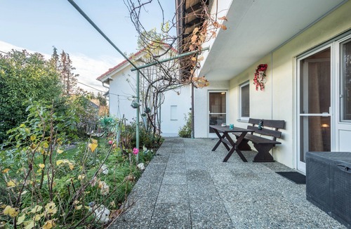 Langenargen Apartment | Holiday Apartment 'Sonnenschein' with Terrace, Shared Garden & Wi-Fi
