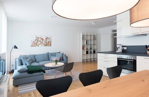Binz Apartment | Holiday Apartment "Strandhaus Seeblick Binz 11" with Sea View, Private Garden and Wi-Fi