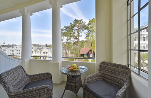 Sellin Apartment | Holiday Apartment "Villa Celia - 6" near Beach with 2 Balconies & Wi-Fi