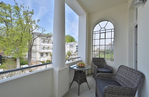 Sellin Apartment | Holiday Apartment "Villa Celia - 6" near Beach with 2 Balconies & Wi-Fi