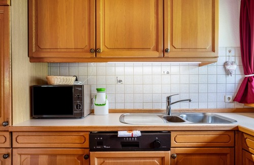 Oberreichenbach Apartment | Holiday Apartment 'Weiherblick' with Lake View, Balcony and Wi-Fi