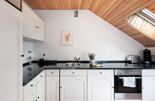 Ueberlingen Apartment | Holiday Apartment with Lake View, Balcony, and Wi-Fi