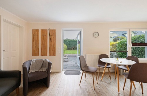 Kaegsdorf Apartment | Holiday Apartment with Private Terrace, Garden, Wi-Fi & Sauna in Kägsdorf – 48 m², Garden View
