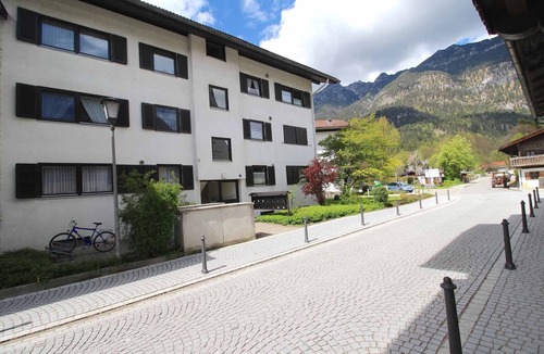 Garmisch-Partenkirchen Apartment | Holiday apartment Garmisch-Partenkirchen for 1 - 6 persons with 2 bedrooms - Holiday apartment in on